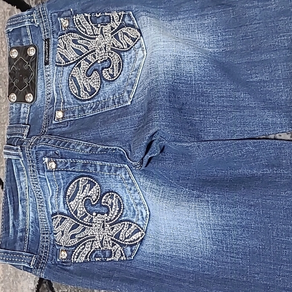 MISS ME ZEBRA PRINT FLEUR DE LIS RHINESTONES BOOT-CUT DENIM JEAN - Picture 14 of 16